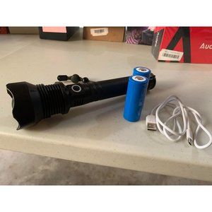 Rechargeable Tactile Flashlight w/window breaker